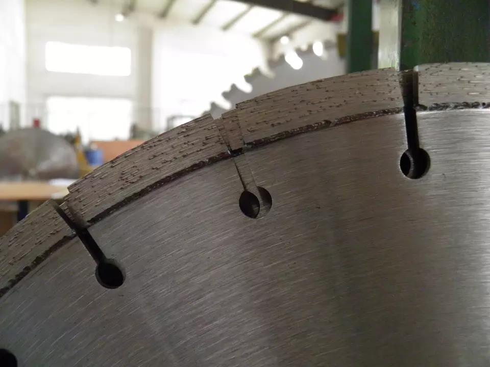 400 -mm -Laserschweiß -Diamantschneider -Sägeblatt -Schneidwerkzeuge für ausgehärtetes Beton